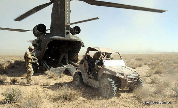 东部战区陆军某旅开展直升机编队飞行训练